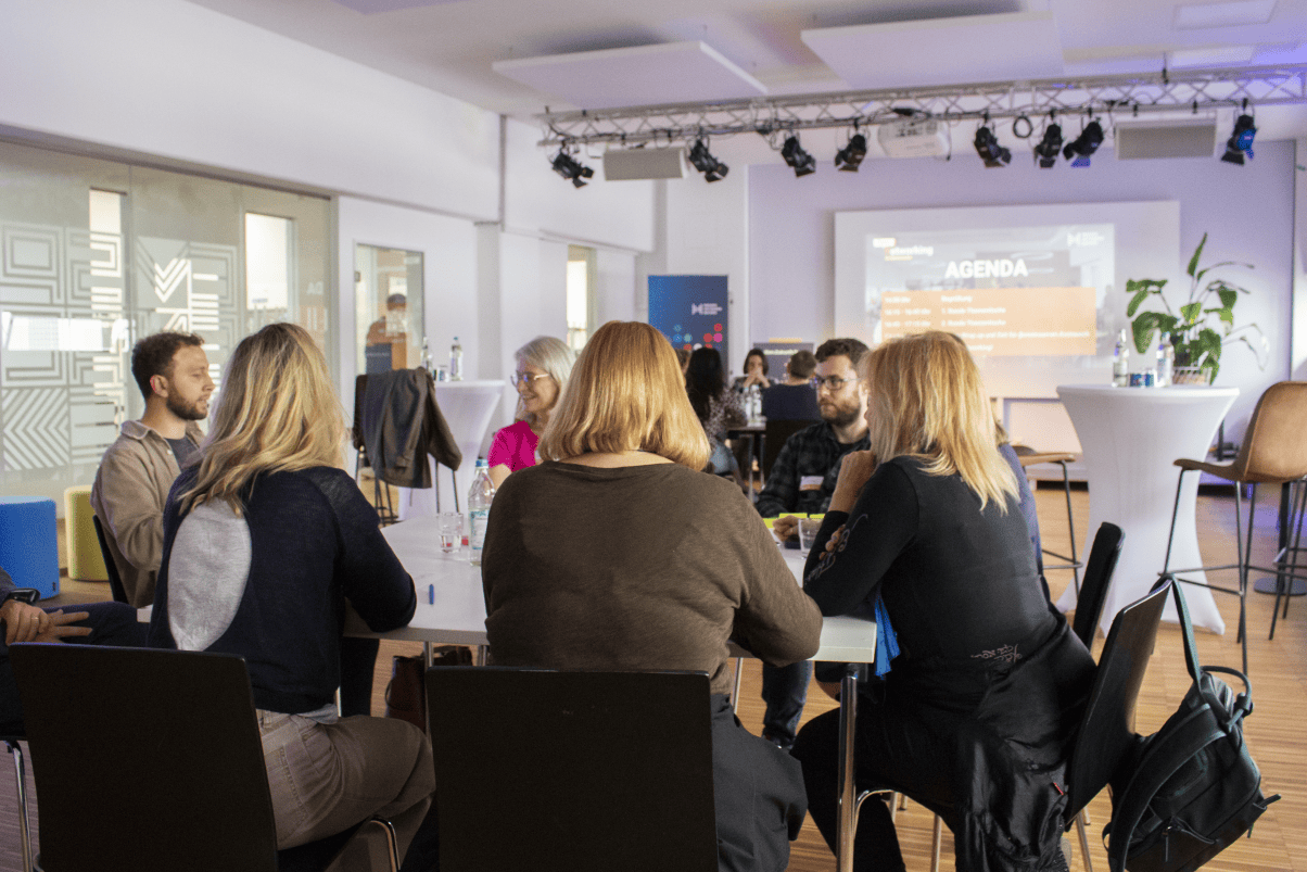 MB_Open Networking Erfahrungsaustausch beim 1. "Open Networking für Freelancer:innen" in den Räumen der Medien.Bayern