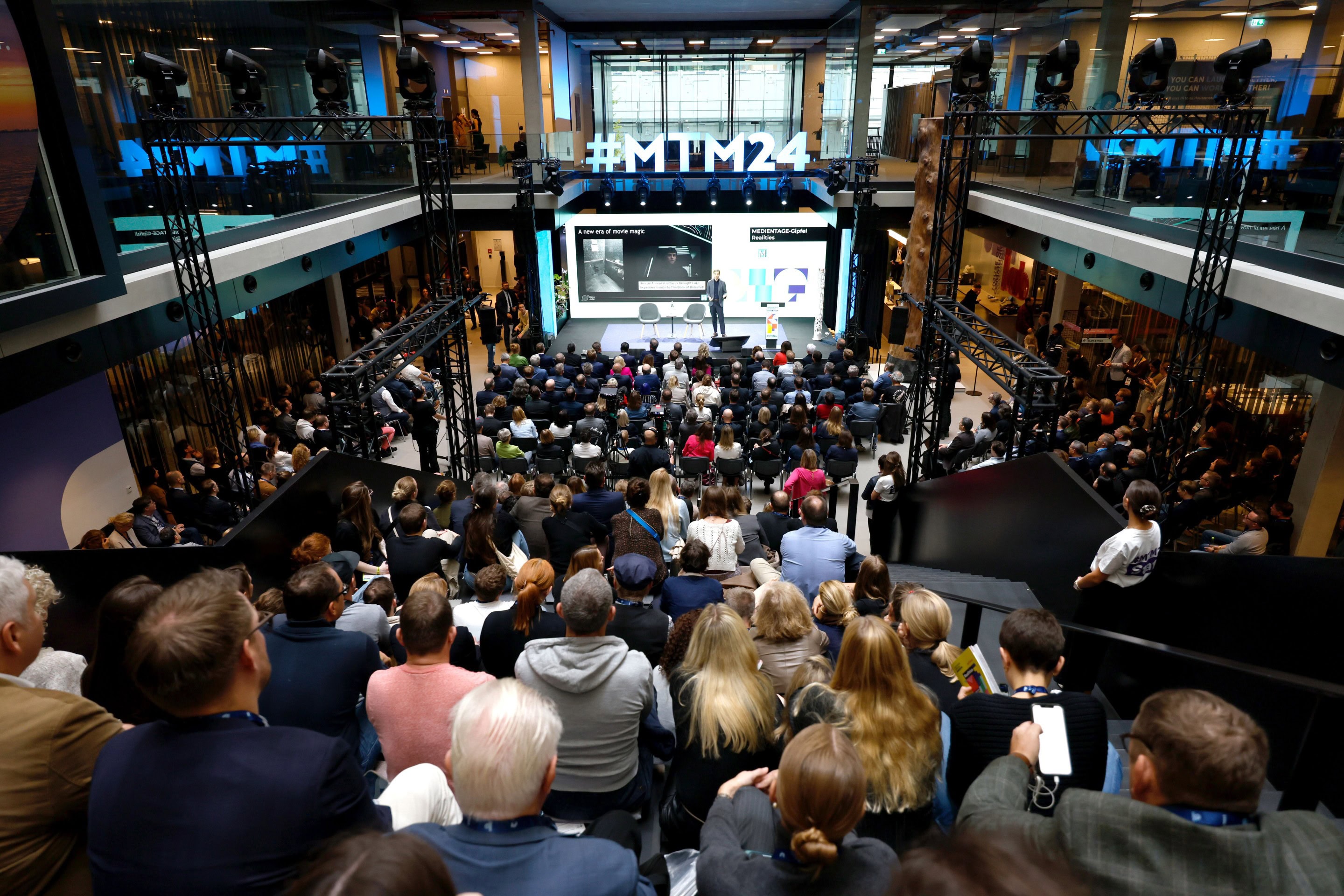 Ansicht der Bühne zu den Medientagen München